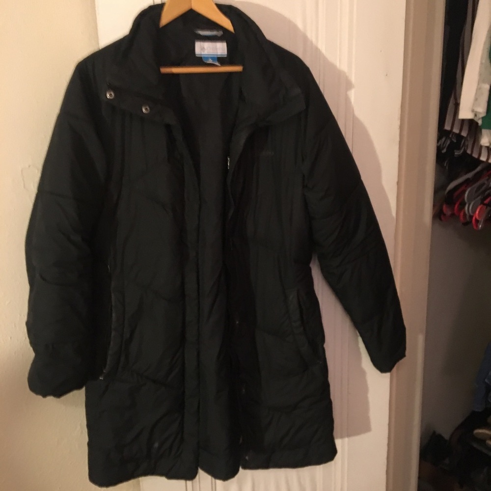 Black Down Columbia Coat - L